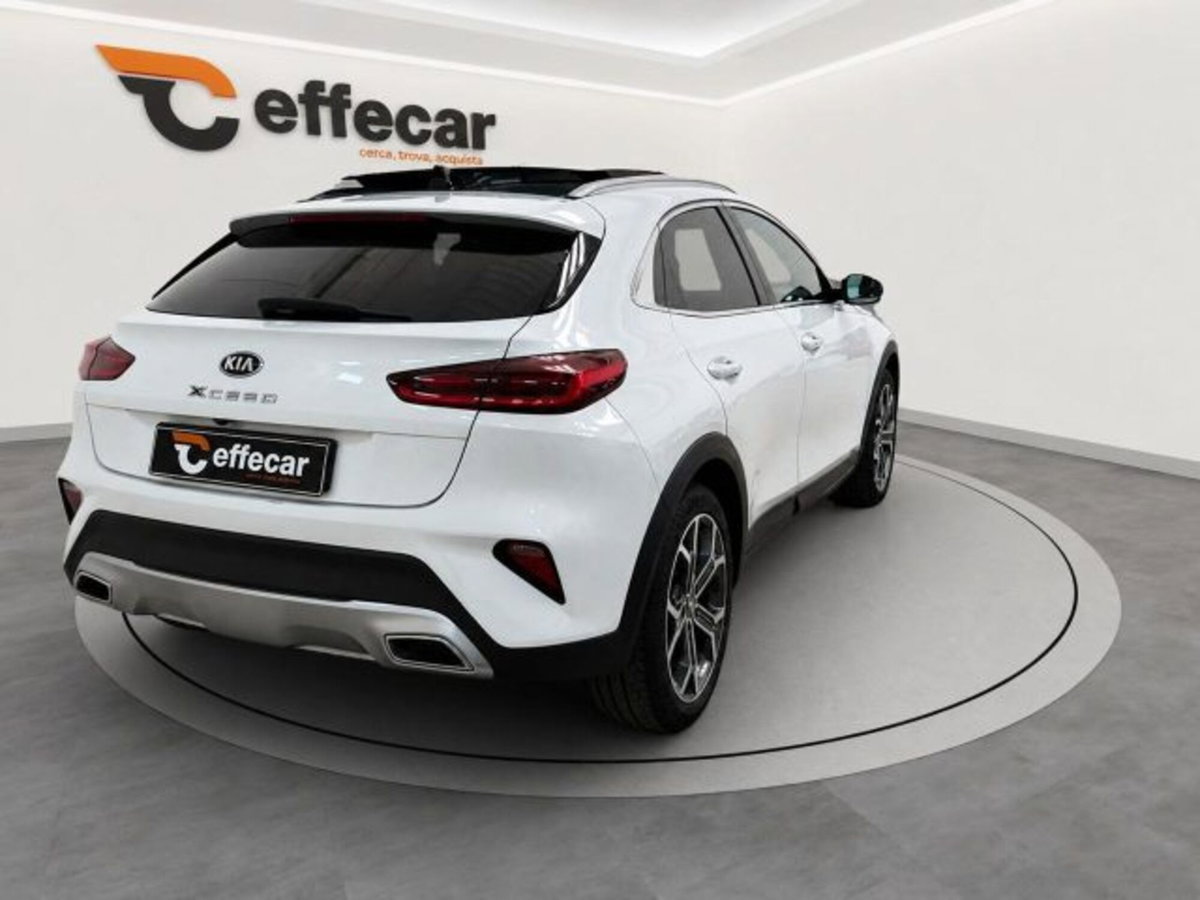 Kia XCeed 1.6 CRDi 136 CV Evolution (6)