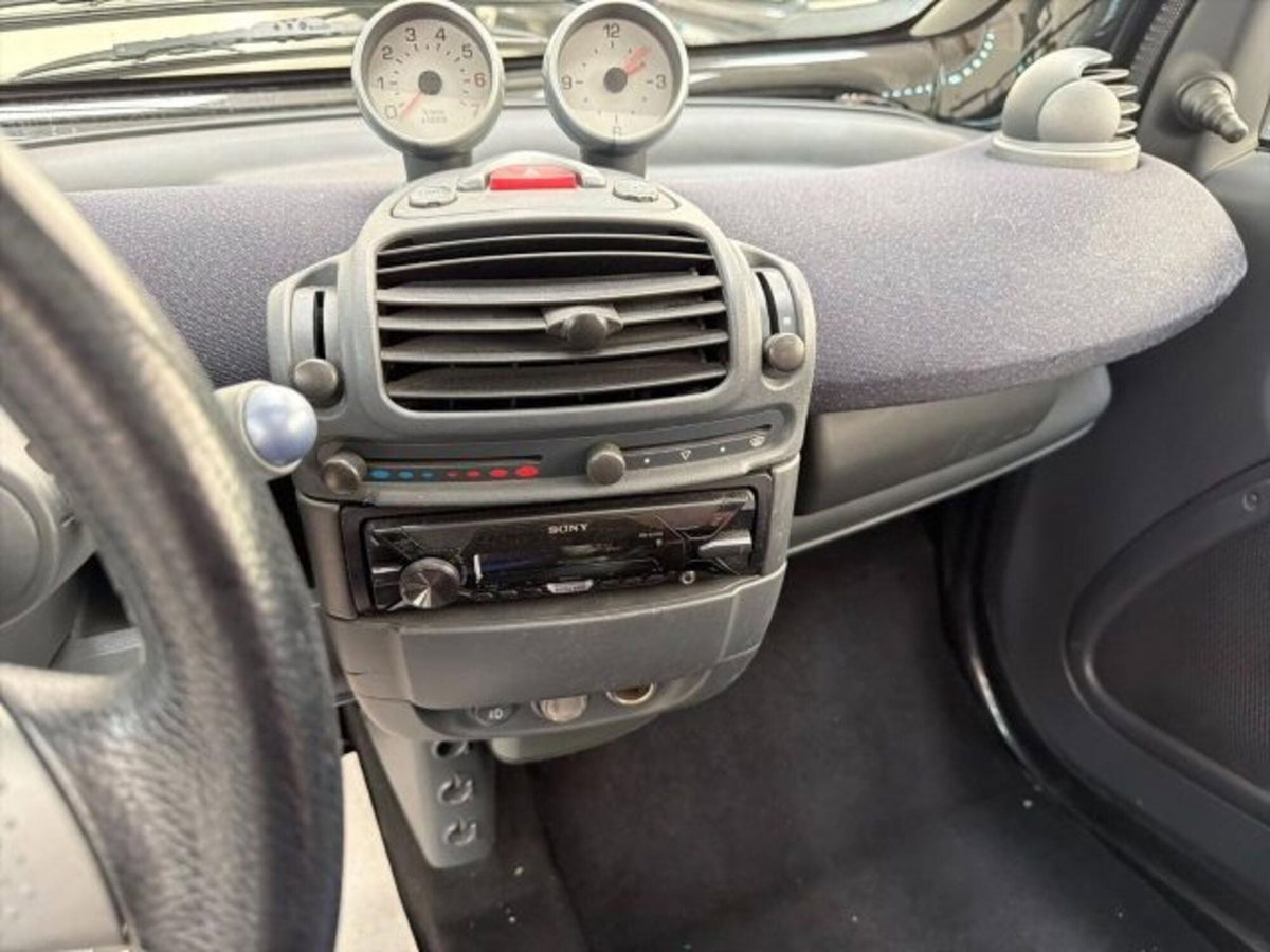 smart Fortwo 1000 45 kW MHD coupé pure (10)