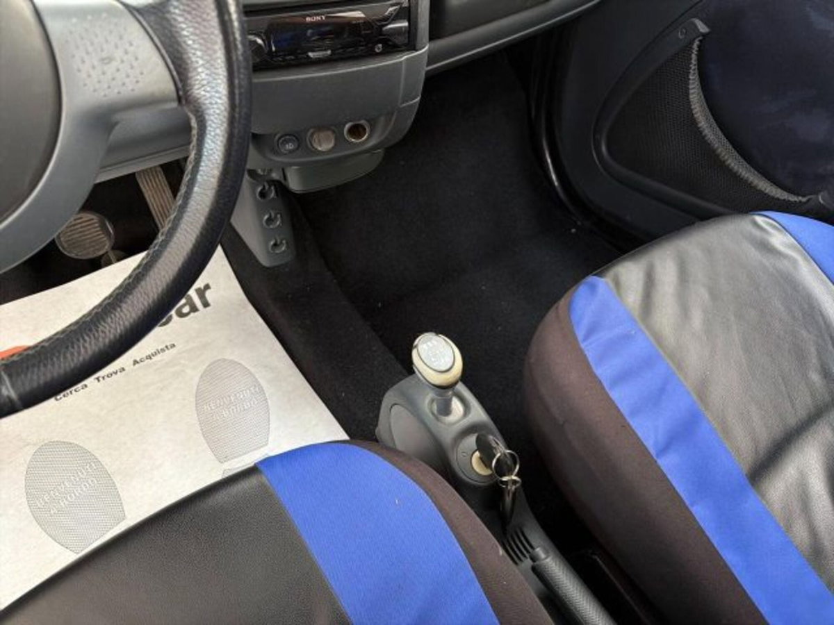 smart Fortwo 1000 45 kW MHD coupé pure (11)