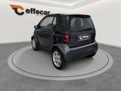 smart Fortwo 1000 45 kW MHD coupé pure (4)