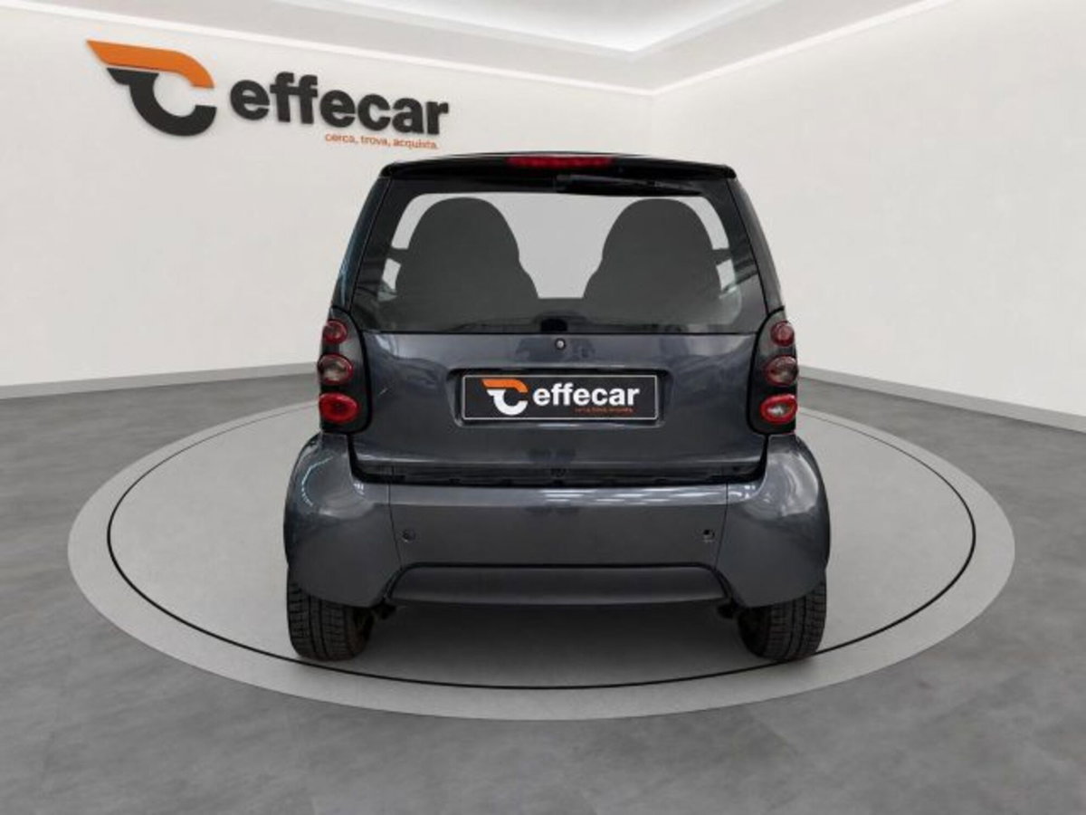 smart Fortwo 1000 45 kW MHD coupé pure (5)