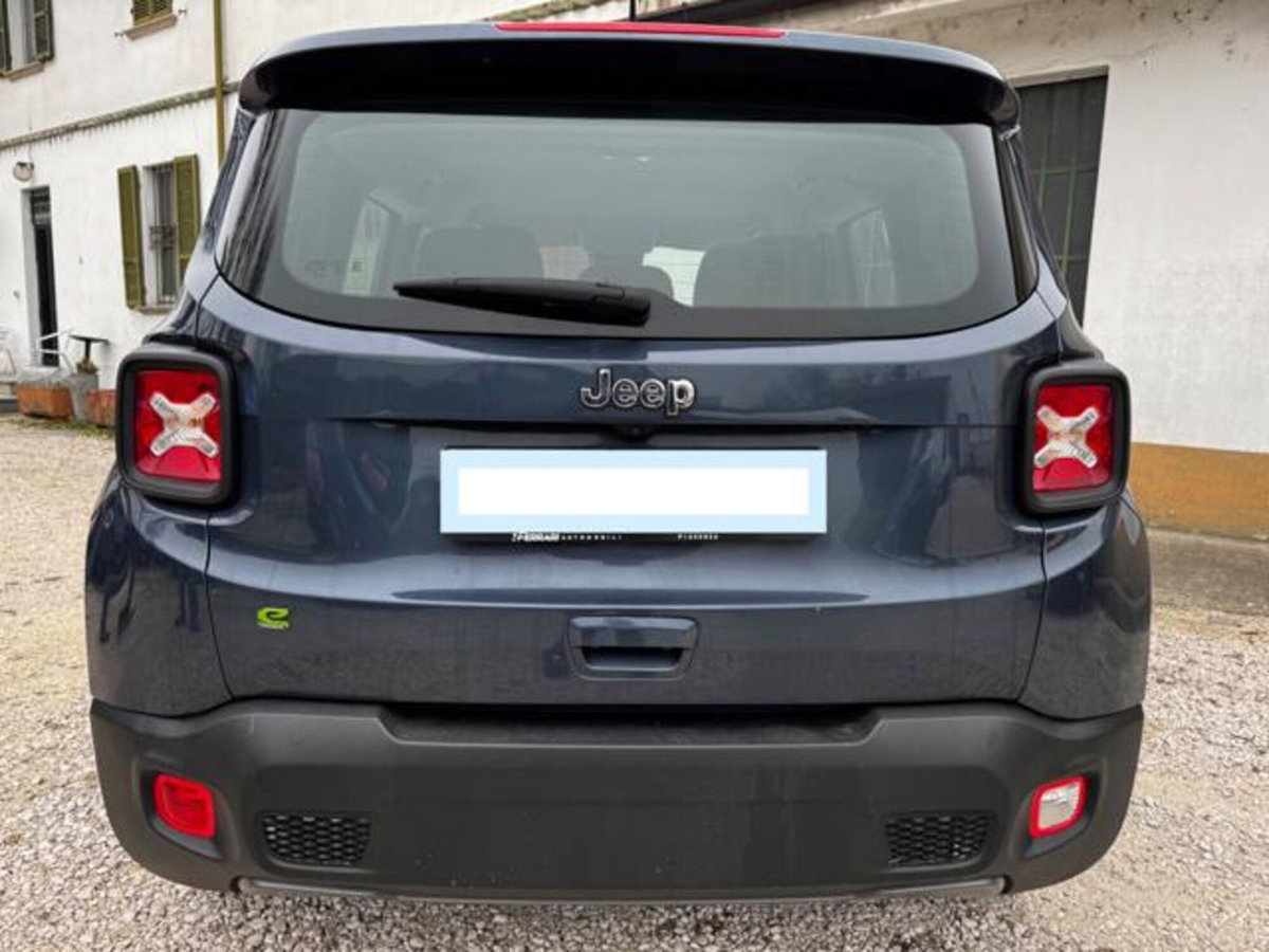 Jeep Renegade 1.3 T4 190CV PHEV 4xe AT6 Limited (5)