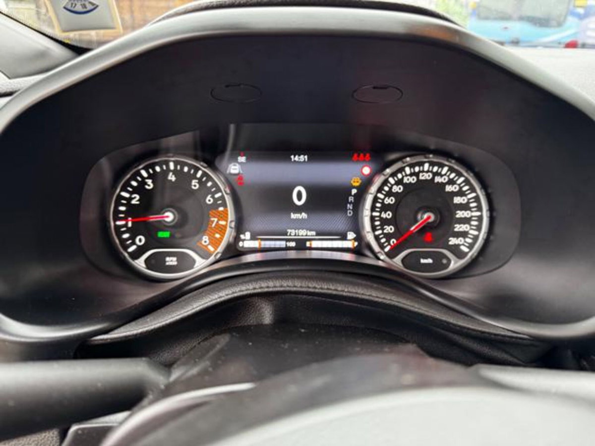 Jeep Renegade 1.3 T4 190CV PHEV 4xe AT6 Limited (7)
