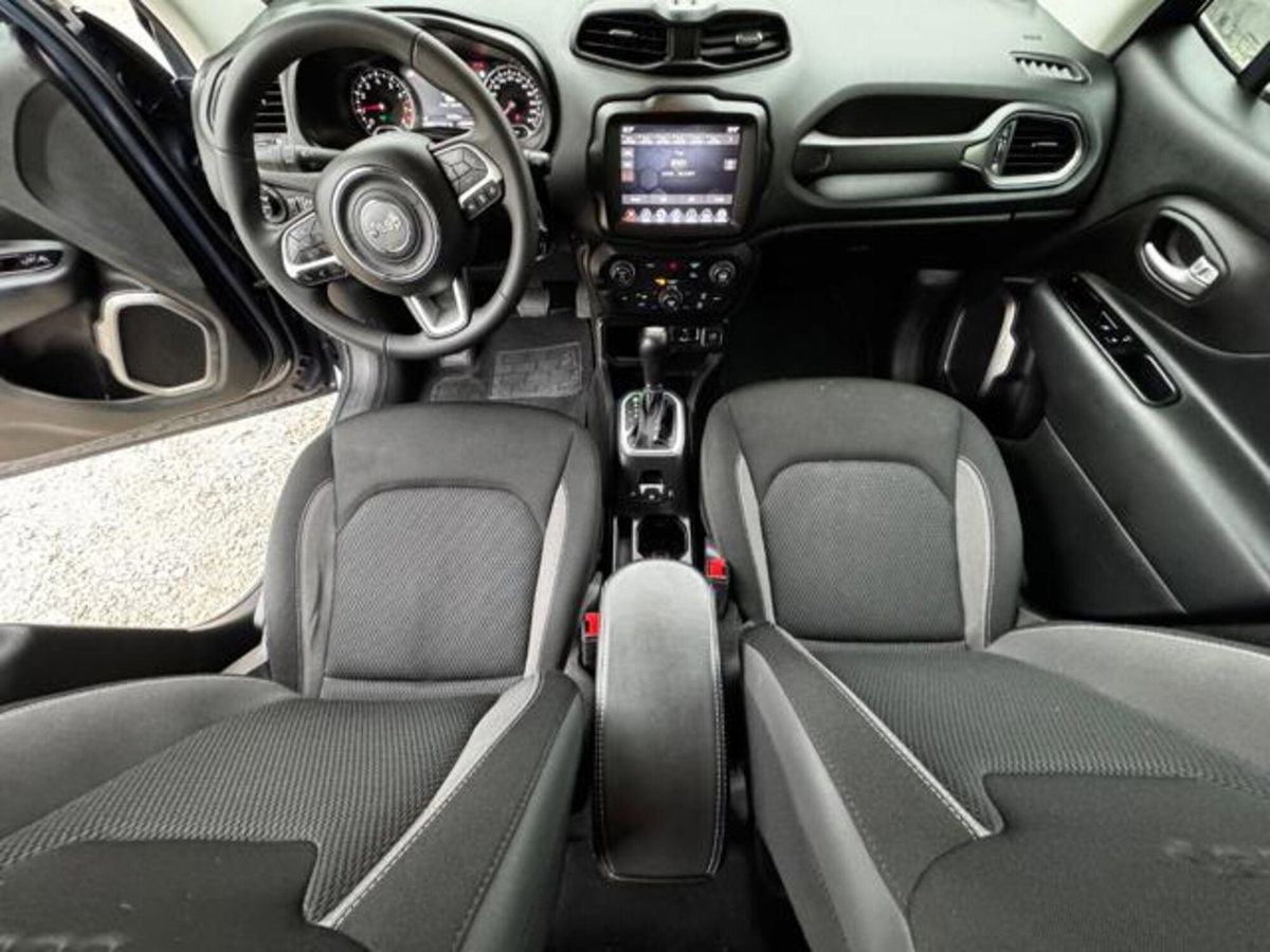 Jeep Renegade 1.3 T4 190CV PHEV 4xe AT6 Limited (12)