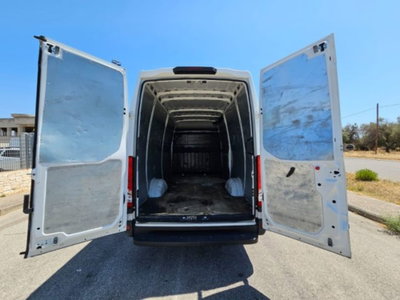 Iveco Daily Furgone 35S12V 2.3 HPT PLM-TA Furgone (10)