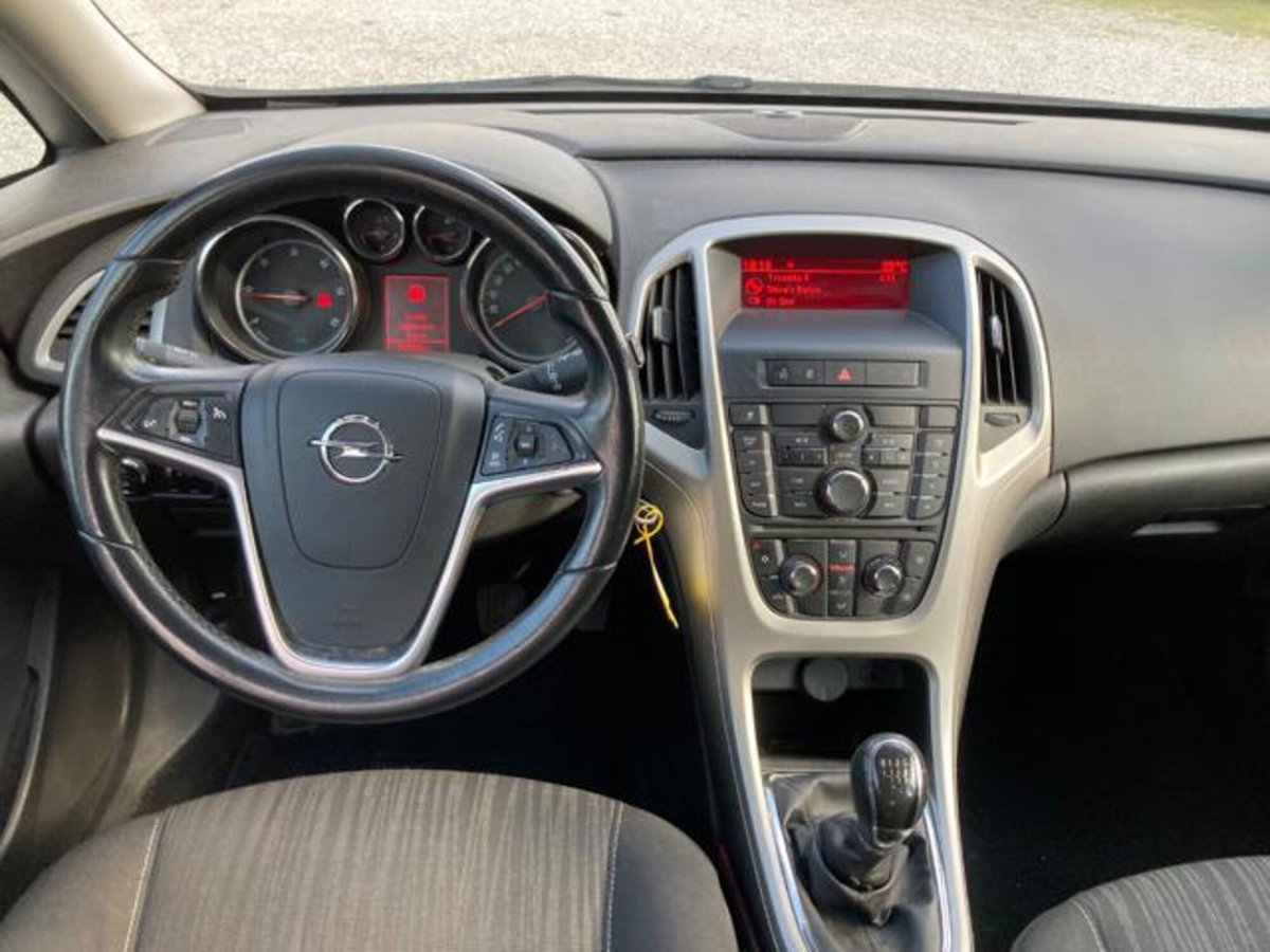 Opel Astra Station Wagon 1.7 CDTI 110CV Sports Cosmo (14)