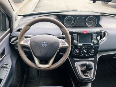 Lancia Ypsilon 1.2 69 CV 5 porte Mya (10)