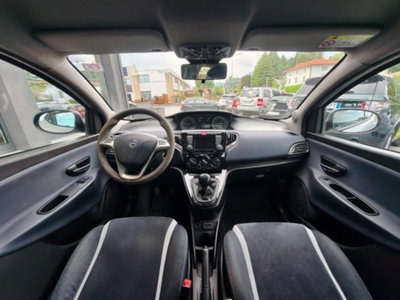 Lancia Ypsilon 1.2 69 CV 5 porte Mya (11)