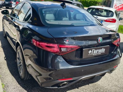 Alfa Romeo Giulia 2.2 Turbodiesel 210 CV AT8 AWD Q4 Veloce (5)