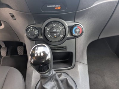 Ford Fiesta 1.4 5p. Bz.- GPL Titanium (14)