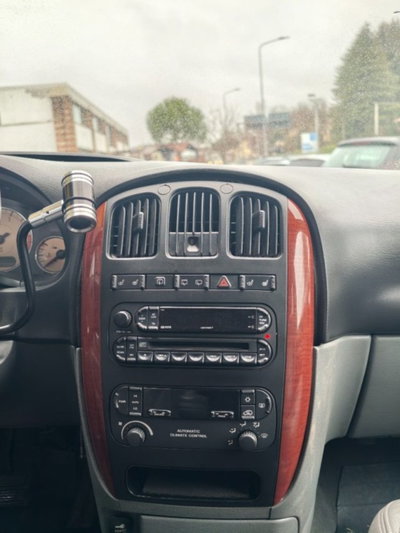Chrysler Voyager 2.8 CRD cat LX Leather Auto (11)