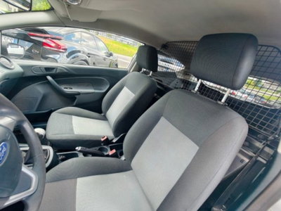 Ford Fiesta 1.4 TDCi 68CV 3 porte Titanium (10)