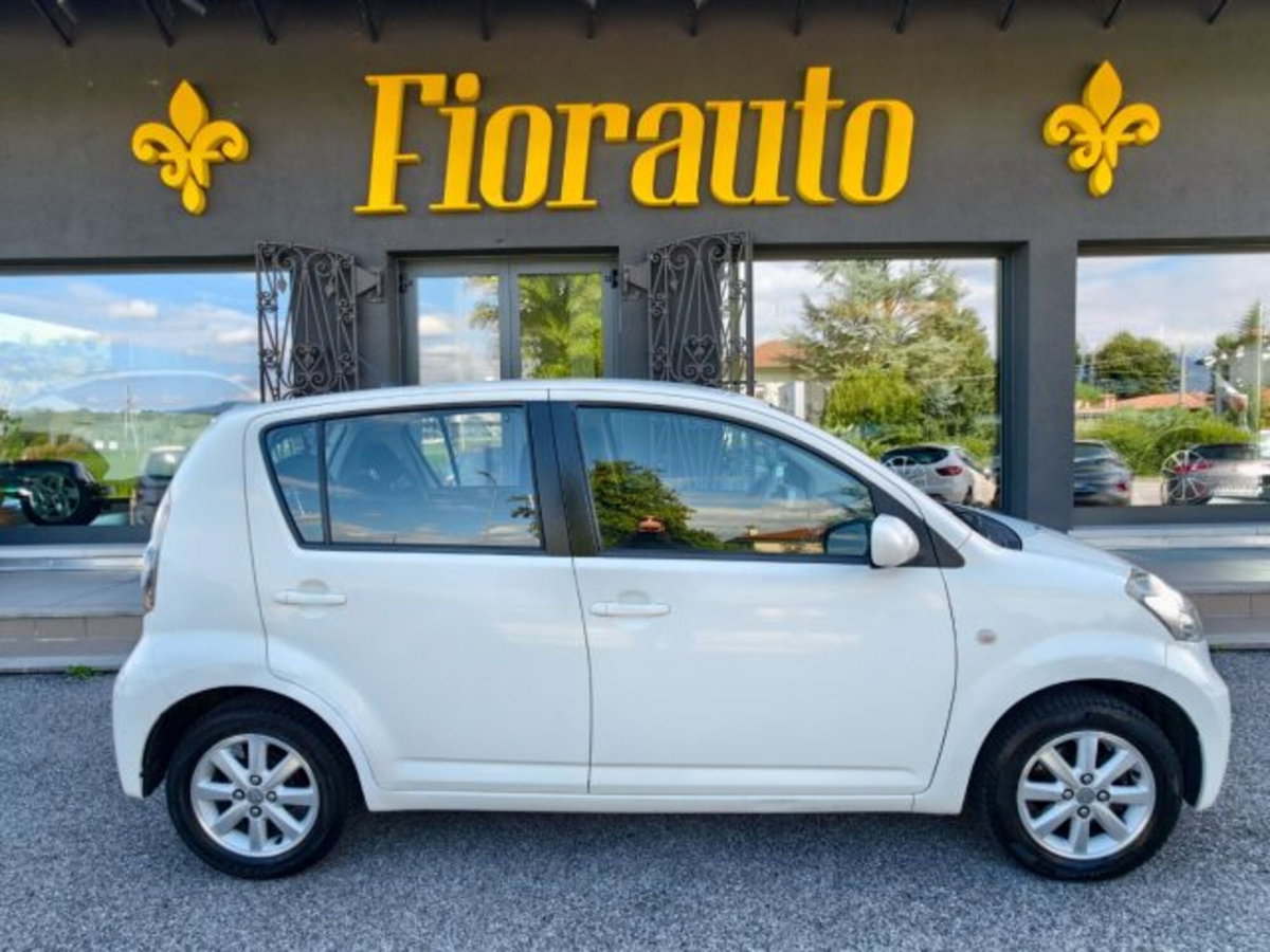 Daihatsu Sirion 1.3 Taka 4WD Green Powered (3)