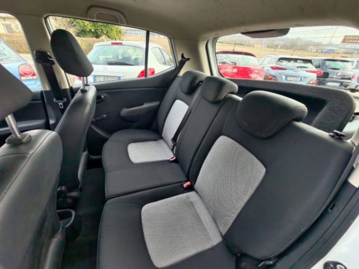 Hyundai i10 1.1 12V BlueDrive GPL Active (14)