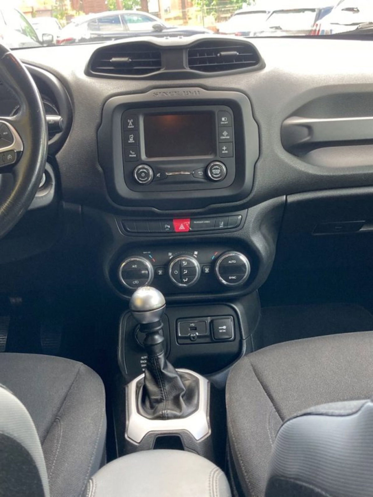 Jeep Renegade 2.0 Mjt 140CV 4WD Active Drive Limited (19)