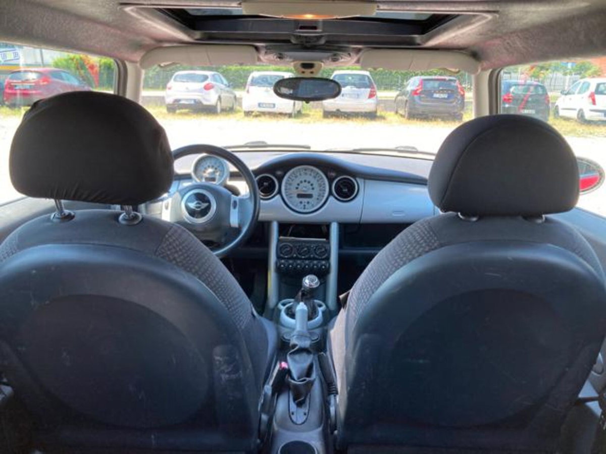 MINI Mini 1.6 16V Cooper (14)