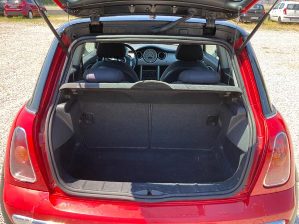 MINI Mini 1.6 16V Cooper (15)