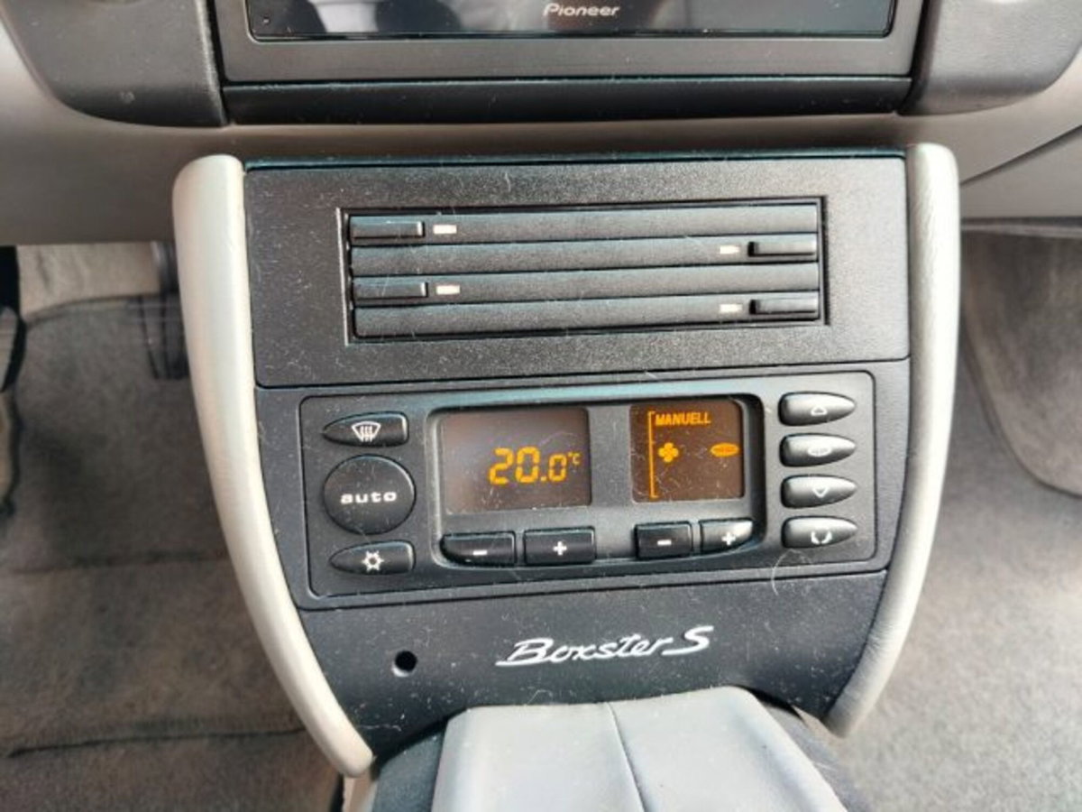 Porsche Boxster 3.2i 24V cat S (11)