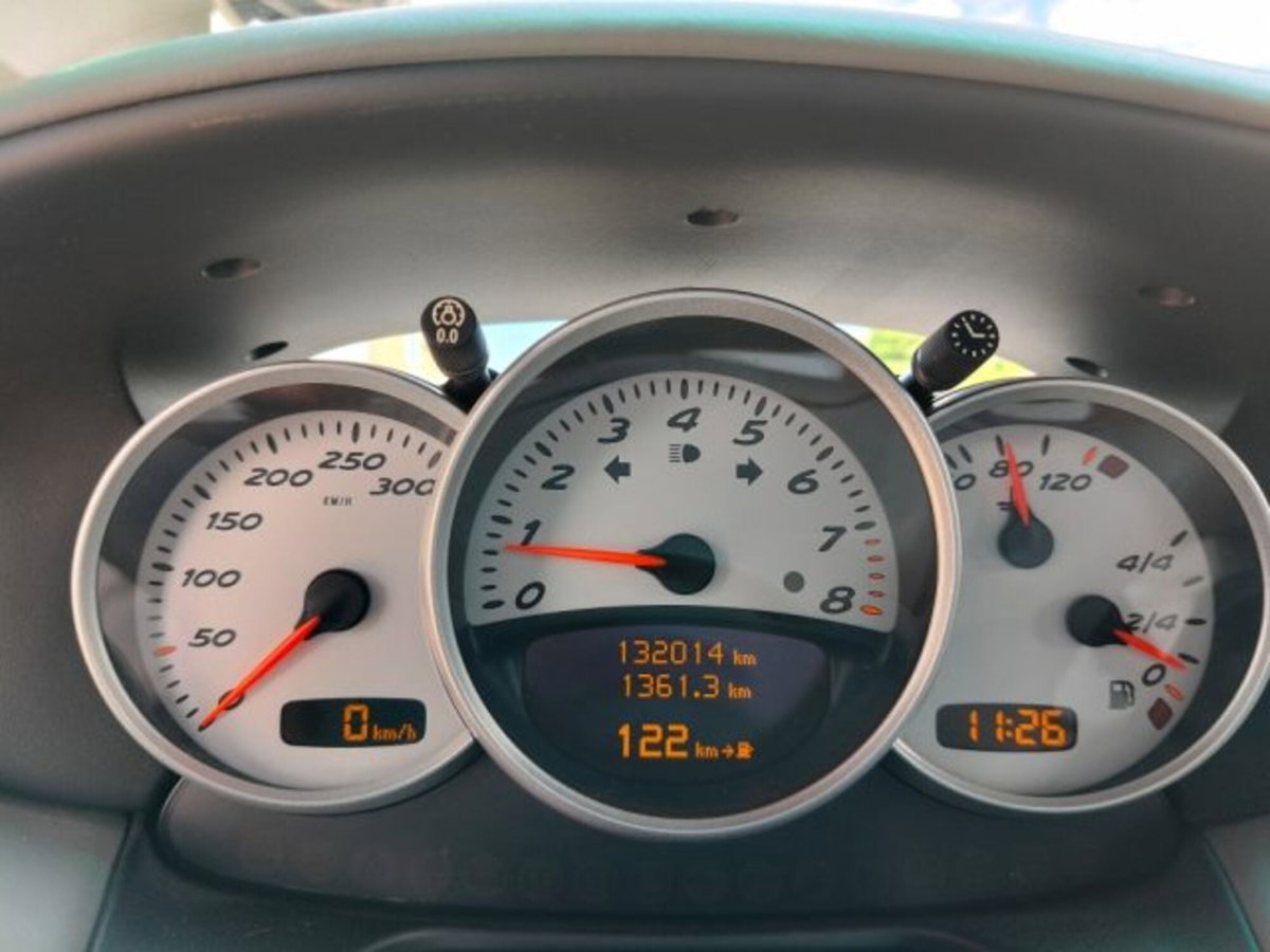 Porsche Boxster 3.2i 24V cat S (9)