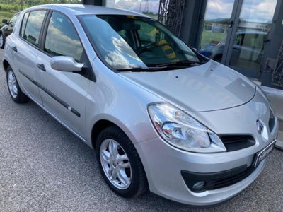 Renault Clio 1.4 16V 5 porte Dynamique (2)