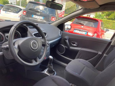 Renault Clio 1.4 16V 5 porte Dynamique (9)