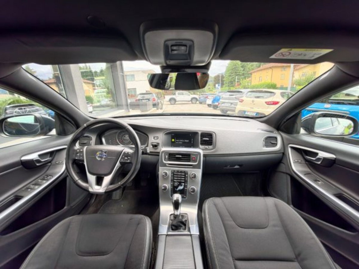 Volvo V60 D4 R-design Momentum (11)