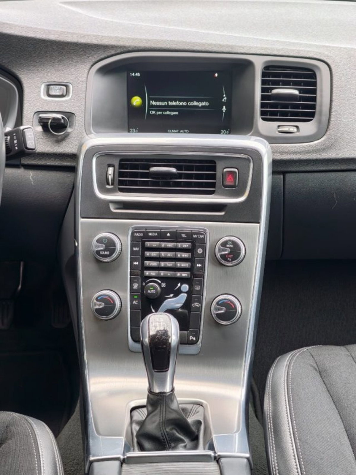 Volvo V60 D4 R-design Momentum (12)