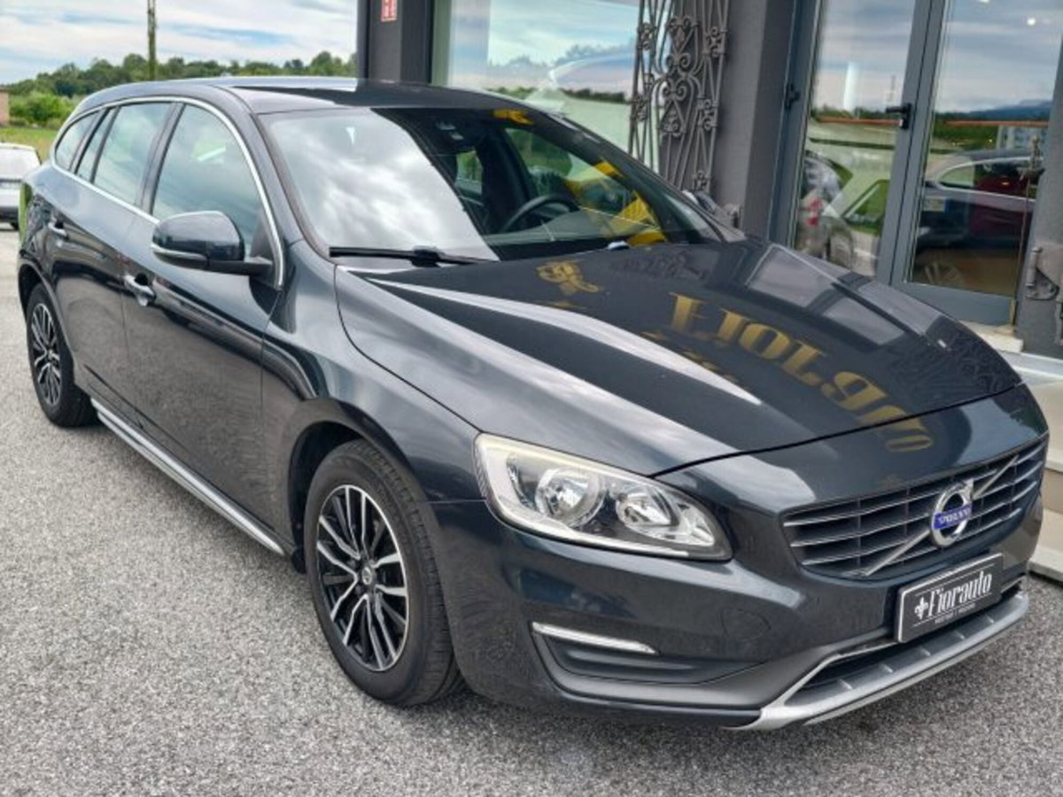 Volvo V60 D4 R-design Momentum (2)