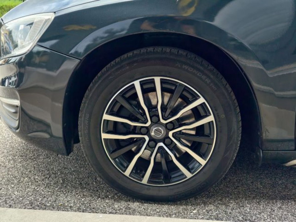 Volvo V60 D4 R-design Momentum (8)