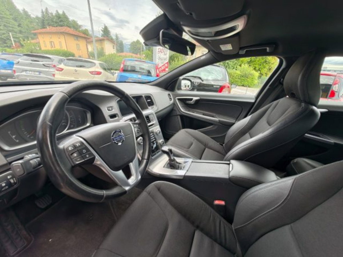 Volvo V60 D4 R-design Momentum (9)