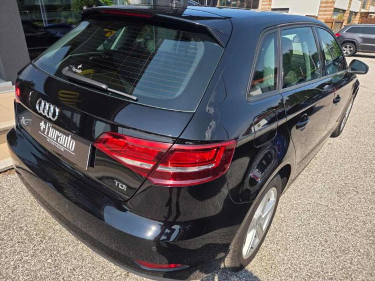 Audi A3 Sportback 1.6 TDI 116 CV Sport (2)
