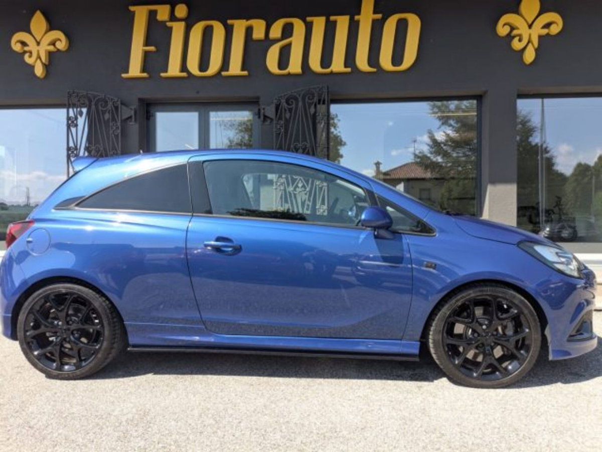 Opel Corsa Coupé 1.6 Turbo OPC (3)