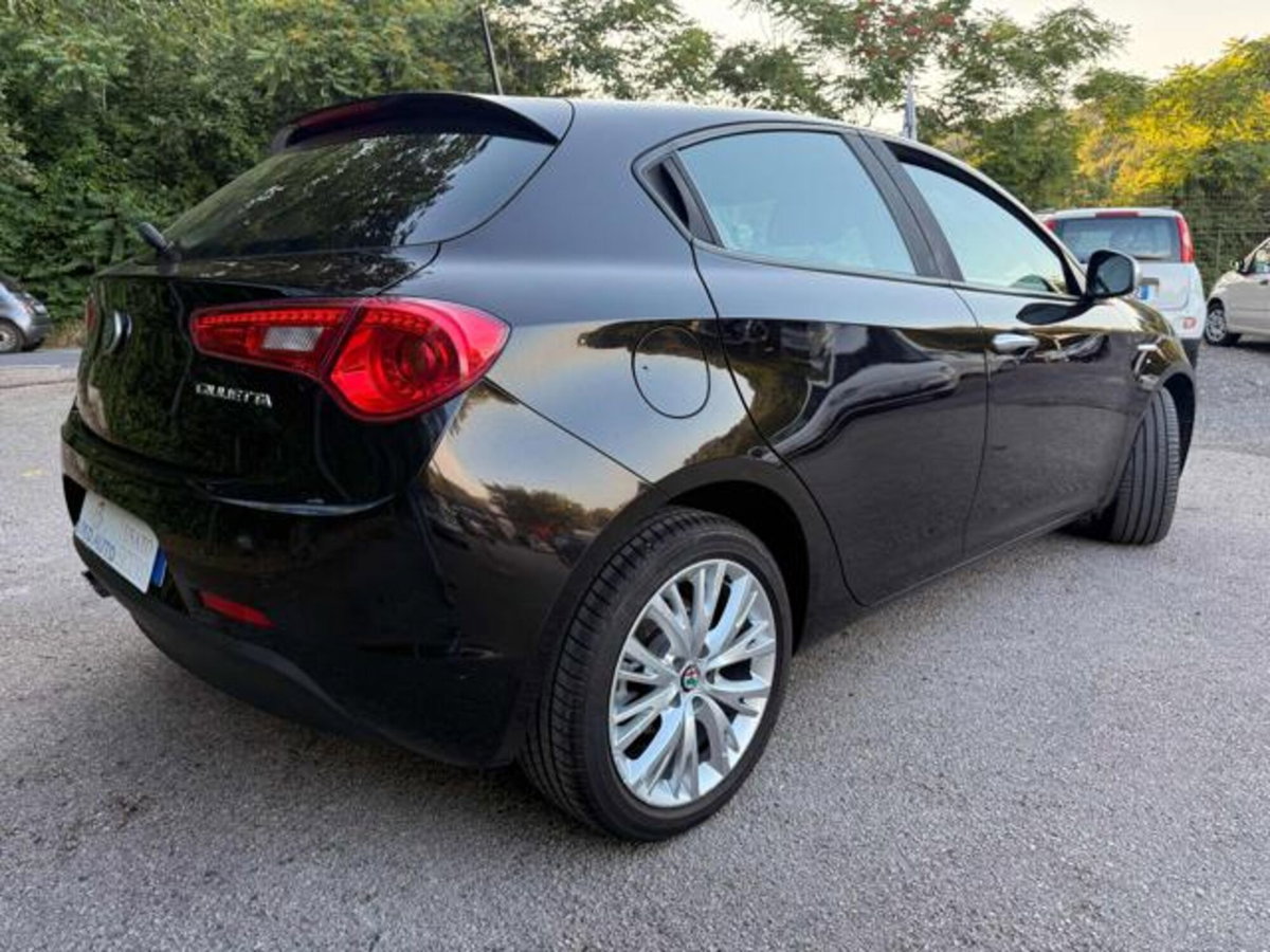 Alfa Romeo Giulietta 1.6 JTDm Distinctive 120cv (17)