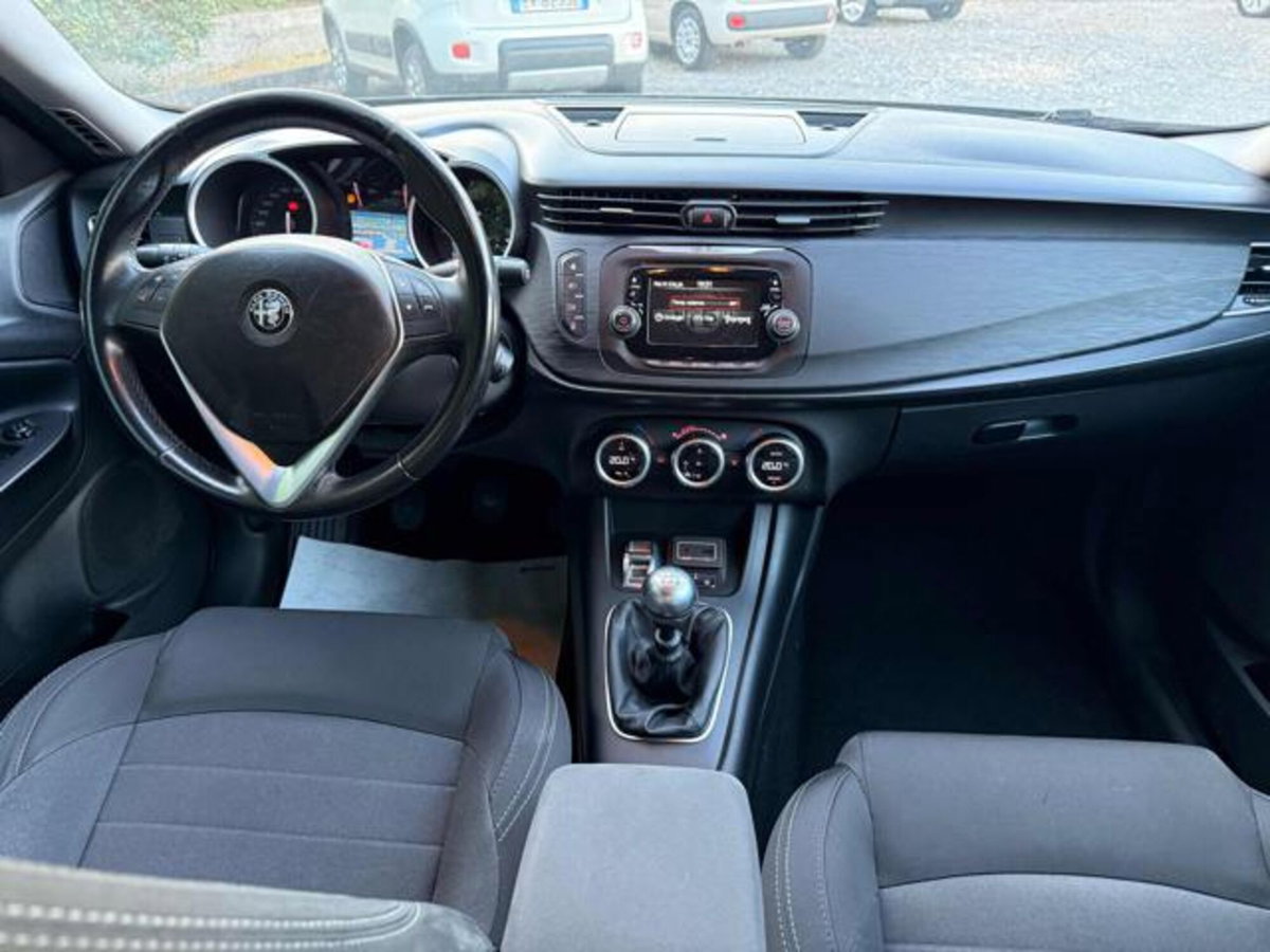 Alfa Romeo Giulietta 1.6 JTDm Distinctive 120cv (4)