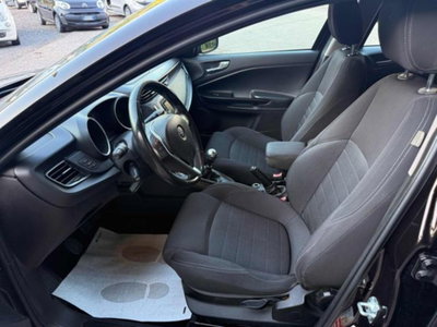 Alfa Romeo Giulietta 1.6 JTDm Distinctive 120cv (8)