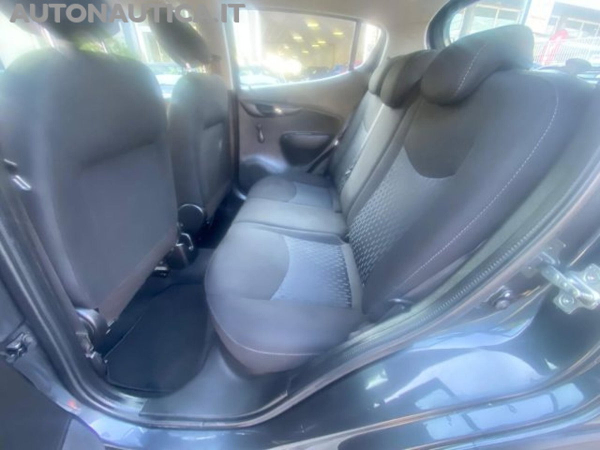 Opel Karl 1.0 75 CV (9)
