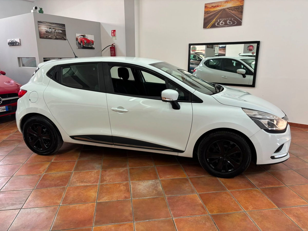 Renault Clio dCi 8V 75 CV 5 porte Business (11)