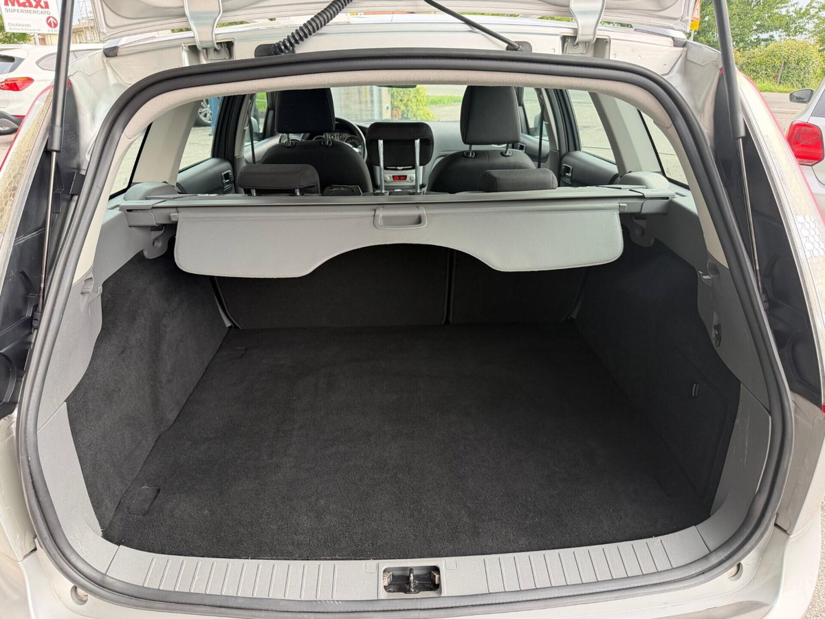 Ford Focus Station Wagon 1.6 TDCi (110CV) SW Tit. DPF (8)