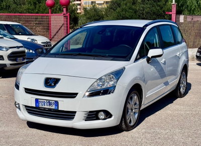 Peugeot 5008 1.6 HDi 115CV Allure usata