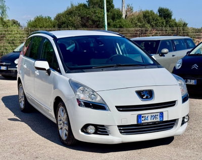 Peugeot 5008 1.6 HDi 115CV Allure (4)