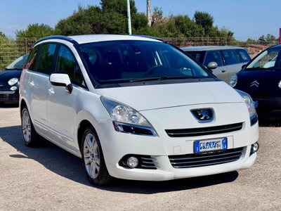 Peugeot 5008 1.6 HDi 115CV Allure (6)
