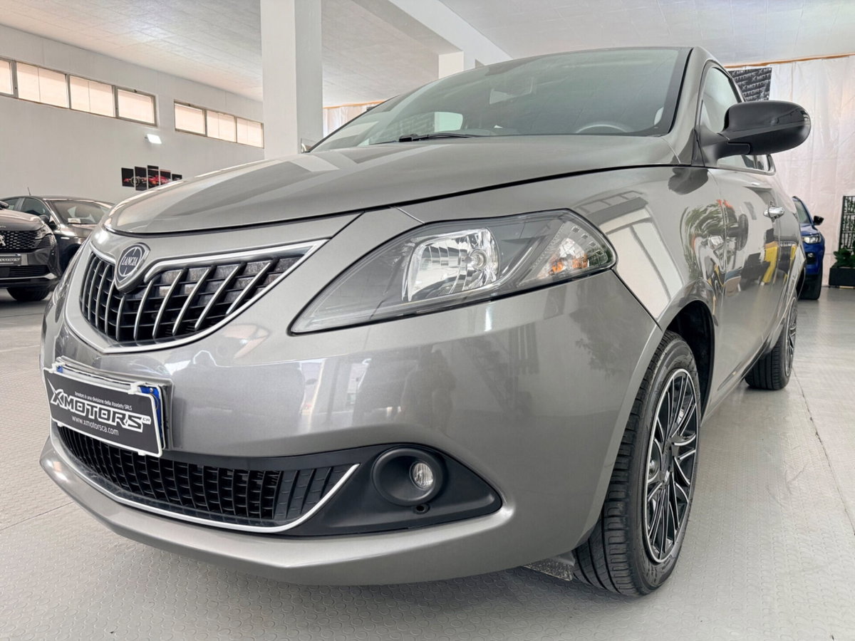 Lancia Ypsilon 1.0 FireFly 5 porte S&S Hybrid Gold Plus (11)