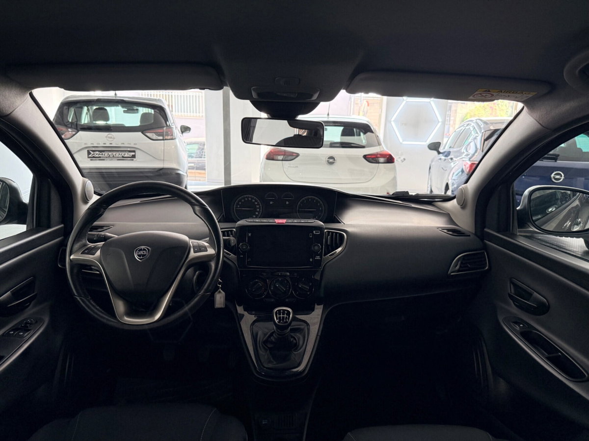 Lancia Ypsilon 1.0 FireFly 5 porte S&S Hybrid Gold Plus (16)