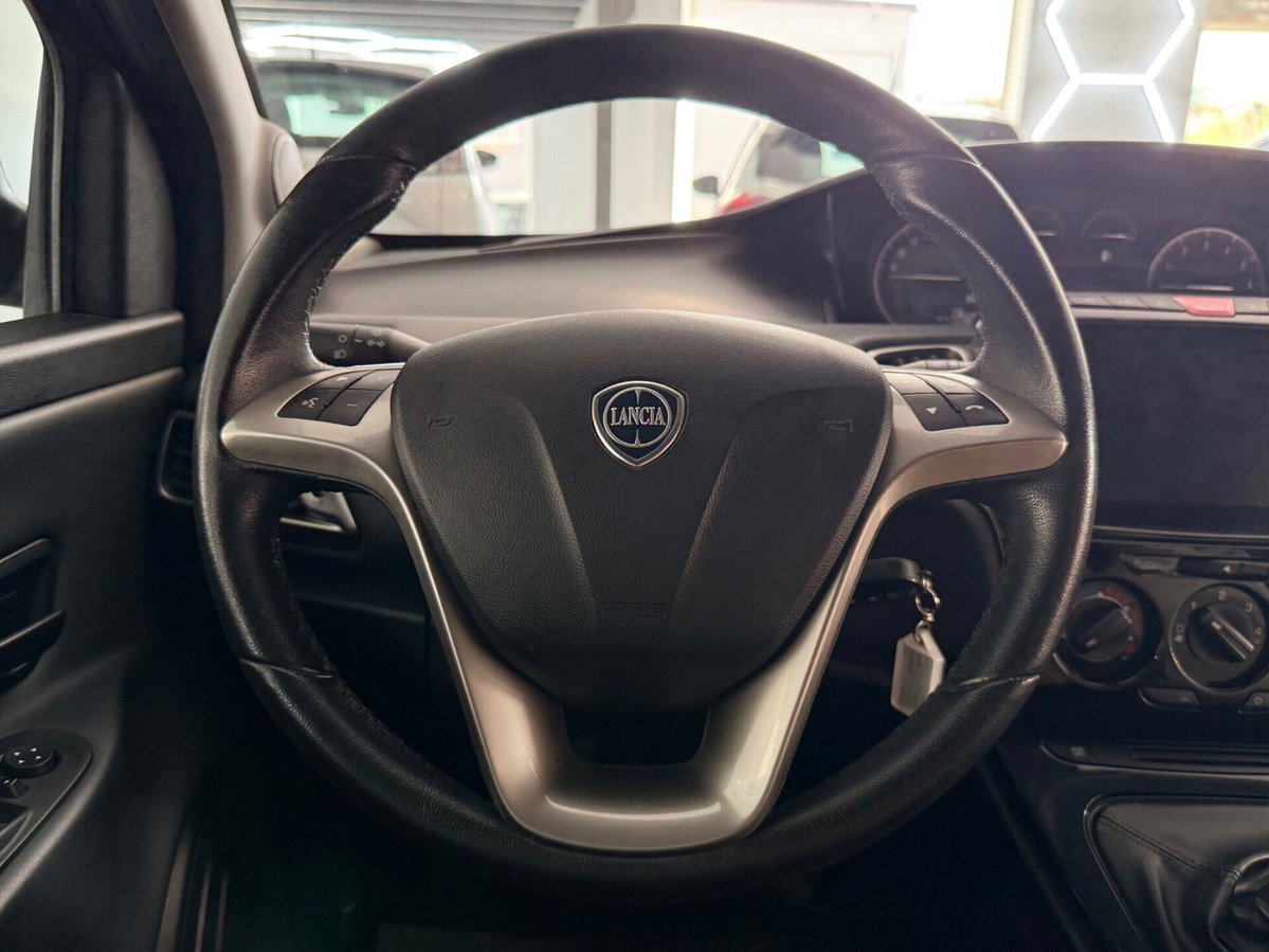 Lancia Ypsilon 1.0 FireFly 5 porte S&S Hybrid Gold Plus (20)
