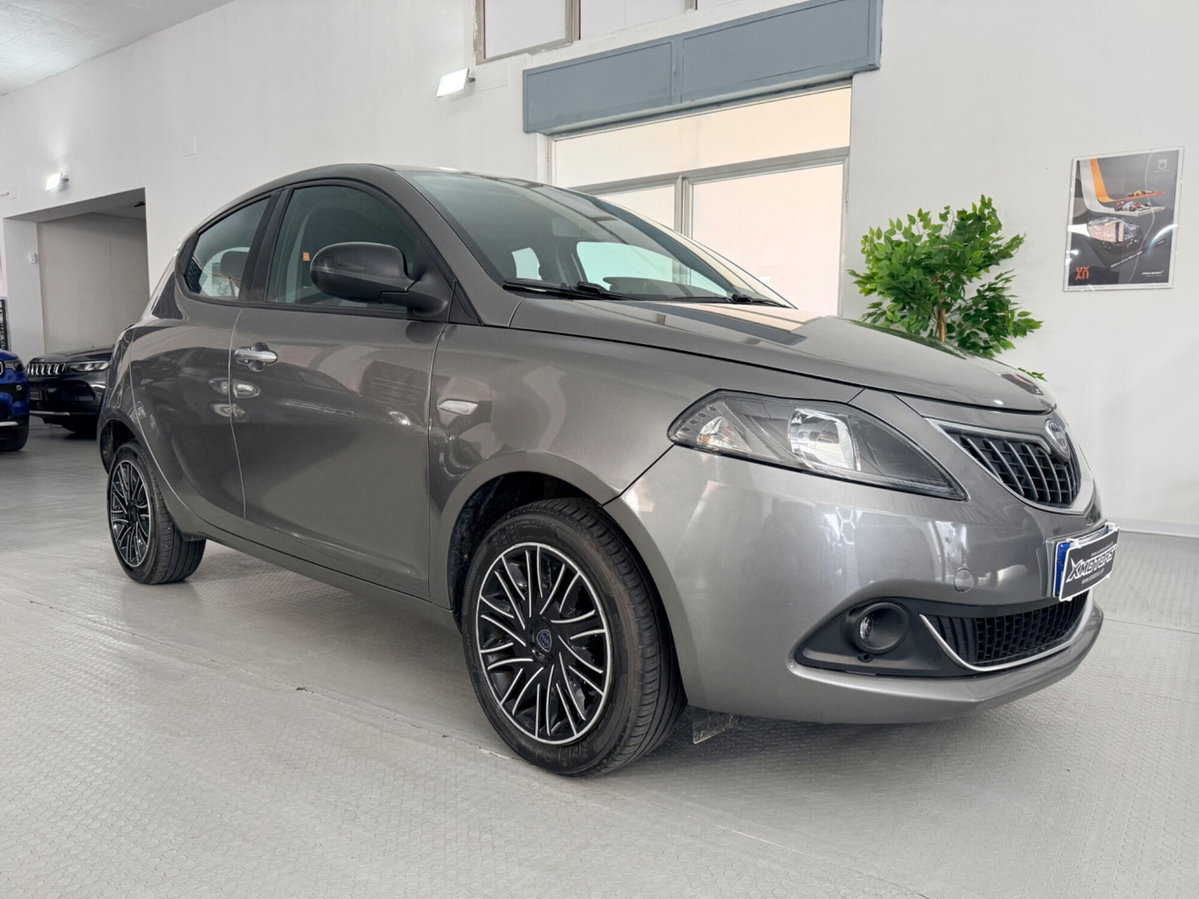 Lancia Ypsilon 1.0 FireFly 5 porte S&S Hybrid Gold Plus (3)
