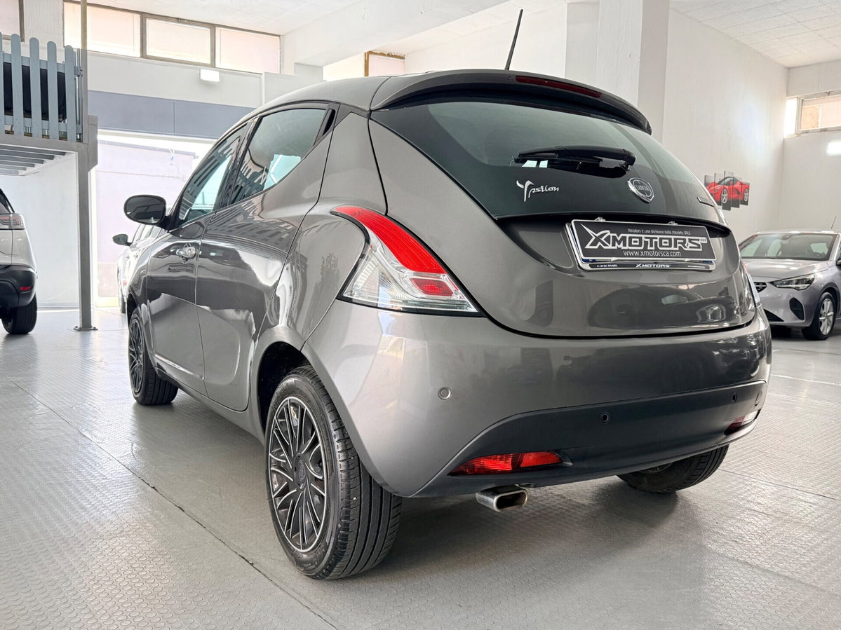 Lancia Ypsilon 1.0 FireFly 5 porte S&S Hybrid Gold Plus (7)