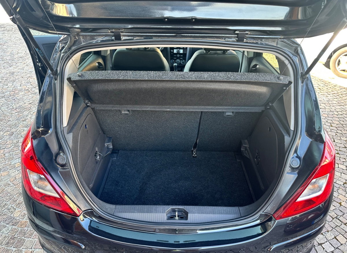 Opel Corsa 1.2 5 porte Edition (18)