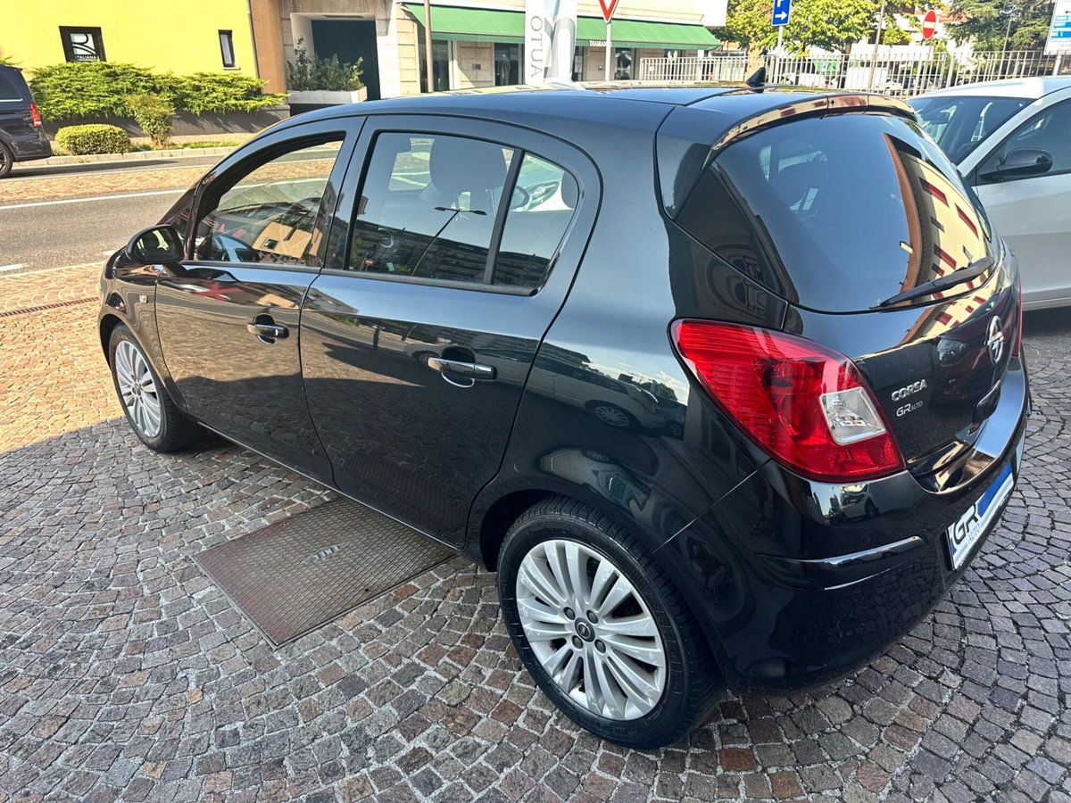 Opel Corsa 1.2 5 porte Edition (6)