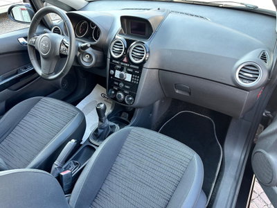 Opel Corsa 1.2 5 porte Edition (9)