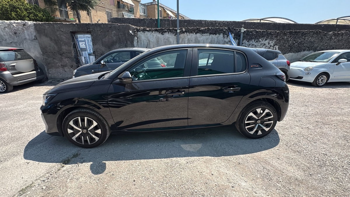 Peugeot 208 PureTech 100 Stop&Start 5 porte GT (3)